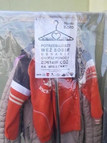 Wymiana Ciepła w Kole. Wieszaki na ubrania w czterech punktach