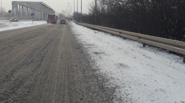 Śnieg zalegał na ulicach Konina. Zima zaskoczyła drogowców?