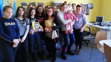 Konin. Uczniowie SP10  pomogli małej Mai w walce o zdrowie