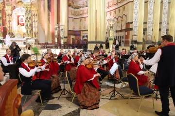 Zespół âMazowszeâ po 20 latach wystąpił w licheńskim sanktuarium