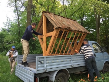 Będą dokarmiać dzikie zwierzęta. W Radolinie stanął paśnik