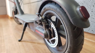 Konin. Wjechał hulajnogą elektryczną na przejście. Pierwsza kolizja