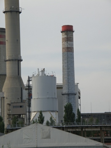 Zostały tylko trzy kominy