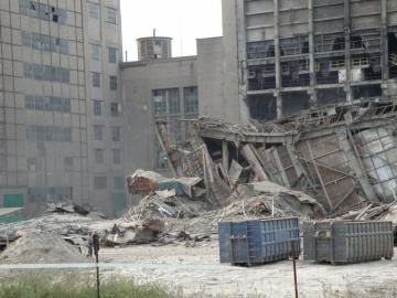 Zostały tylko trzy kominy