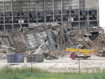 Zostały tylko trzy kominy