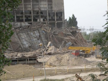 Zostały tylko trzy kominy