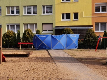 Strzelanina w biały dzień. Policjant oddał strzał do nastolatka