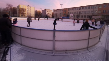 Konin. Można znowu pojeździć na łyżwach. Lodowisko otwarte!