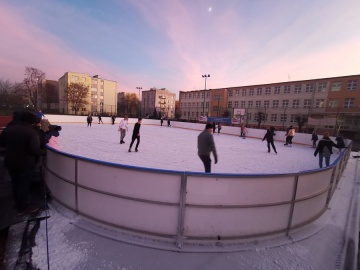 Konin. Można znowu pojeździć na łyżwach. Lodowisko otwarte!