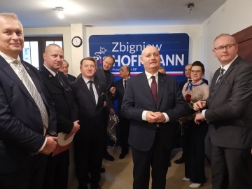 Nowe biuro nowego posła Z. Hoffmanna. Poświęcone i otwarte
