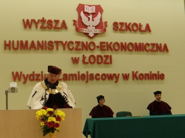 Szczuplejsza AHE zaczęła rok