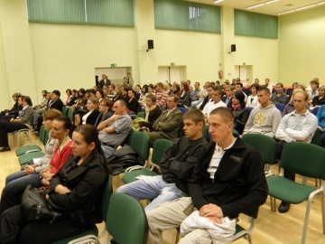 Szczuplejsza AHE zaczęła rok