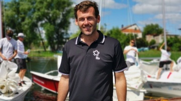 Mateusz Kusznierewicz szkolił utalentowanych żeglarzy w Pątnowie