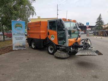 Nowoczesna zamiatarka chodnikowa wzbogaciła âtaborâ PGKiM