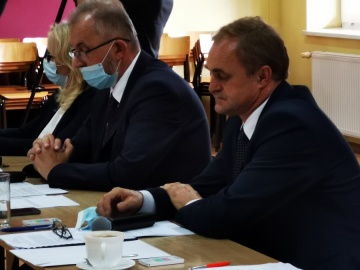 Uczniowie SP w Woli Podłężnej będą się uczyć w kontenerach?