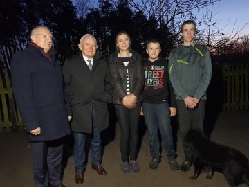 Leszek Miller ze świątecznym prezentem dla rodziny z gm. Rychwał