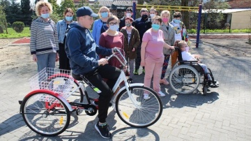Rychwał. Rower dla ucznia SOSW za zbiórkę niepotrzebnej odzieży