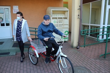 Rychwał. Rower dla ucznia SOSW za zbiórkę niepotrzebnej odzieży