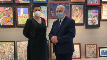 Ślesin. Prace plastyczne mieszkańców DPS w miejscowym MGOK