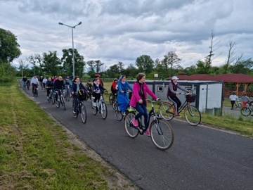 Rodzinny rajd rowerowy przejechał przez gminę Wierzbinek