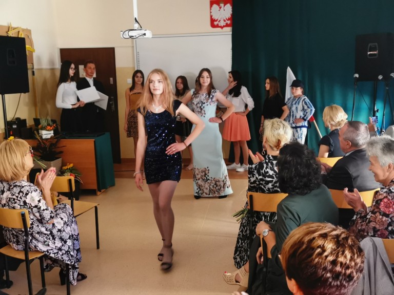 Powiat koniński uruchomił nowoczesną pracownię dla przyszłych krawców.