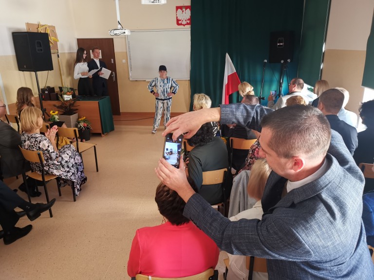 Powiat koniński uruchomił nowoczesną pracownię dla przyszłych krawców.