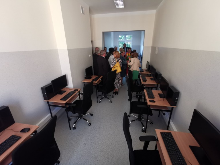 Powiat koniński uruchomił nowoczesną pracownię dla przyszłych krawców.