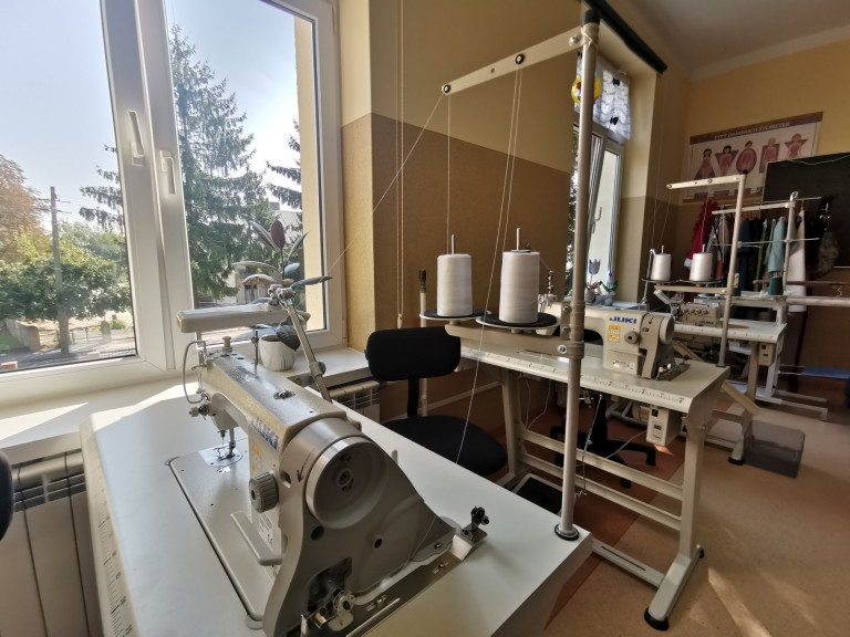 Powiat koniński uruchomił nowoczesną pracownię dla przyszłych krawców.