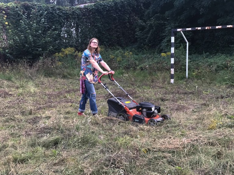 Zamiast odnowić boisko miasto woli je sprzedać. Tak w Koninie traktuje się młodzież