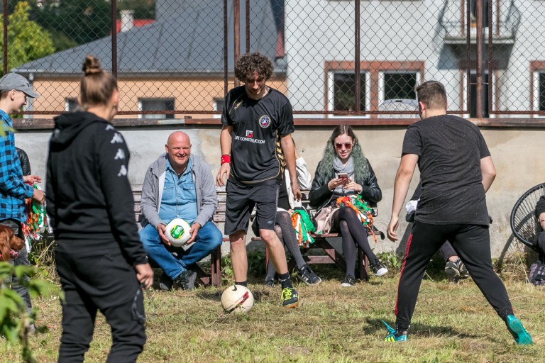 Rozegrali mecz przy Restart Labie. Do gry zapraszają też prezydenta