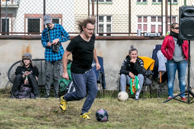 Rozegrali mecz przy Restart Labie. Do gry zapraszają też prezydenta