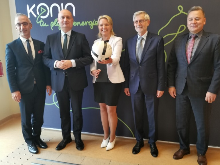 Piłka jest w grze. Dofinasowanie na przebudowę stadionu w Koninie