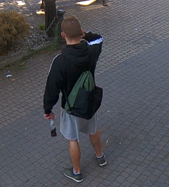 Policja publikuje wizerunek osoby podejrzanej o oszustwo „na legendę”