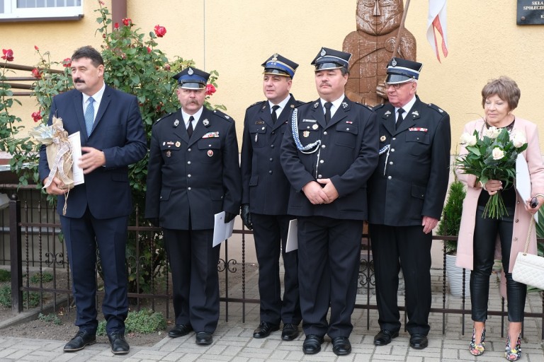 Poświęcili samochody i sprzęt dla pięciu jednostek OSP w gm. Kramsk