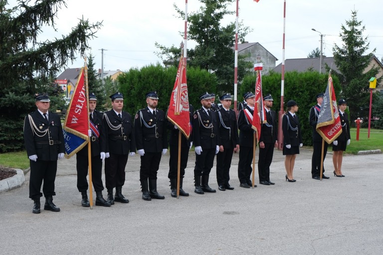 Poświęcili samochody i sprzęt dla pięciu jednostek OSP w gm. Kramsk