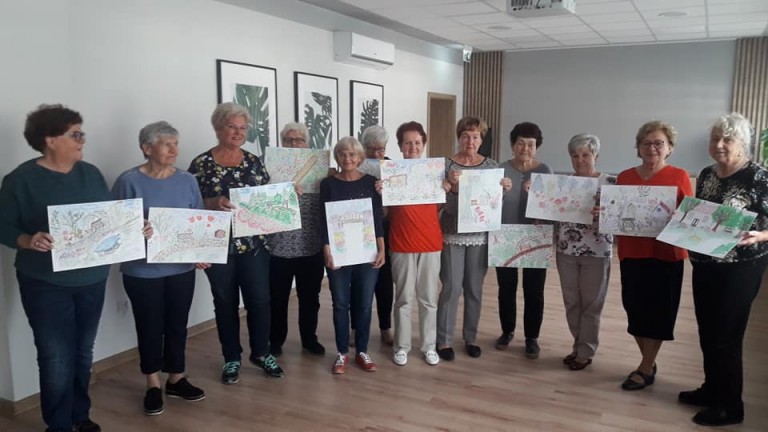 Seniorzy się integrują. Kreatywne zajęcia na konińskim Zatorzu
