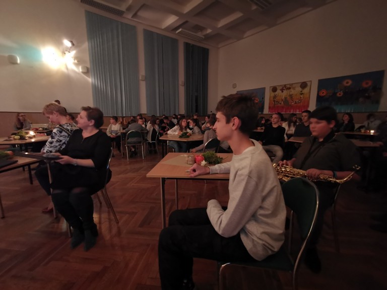Spotkanie z hrabią w Szkole Podstawowej nr 1. W otoczeniu złotej, polskiej jesieni