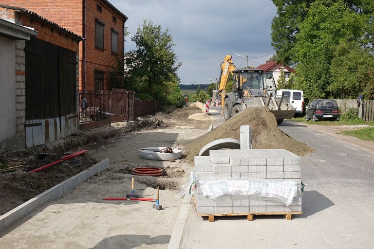 Modernizacje strażnic i przebudowy dróg. Inwestycje na ponad 3,5 mln zł