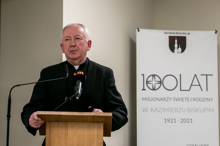 Kazimierz Biskupi. O zespole klasztornym w najnowszej książce
