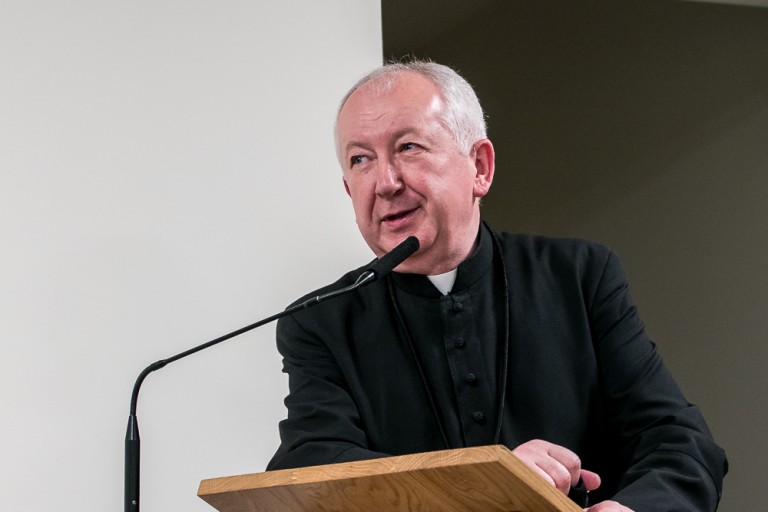 Kazimierz Biskupi. O zespole klasztornym w najnowszej książce