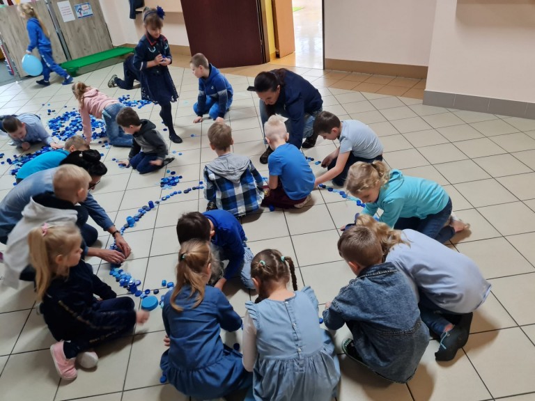 Niebiesko w przedszkolu. Tak świętowano Międzynarodowy Dzień Praw Dziecka