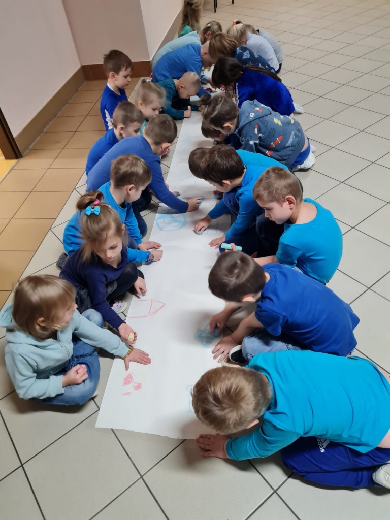 Niebiesko w przedszkolu. Tak świętowano Międzynarodowy Dzień Praw Dziecka