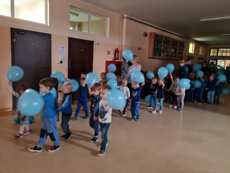 Niebiesko w przedszkolu. Tak świętowano Międzynarodowy Dzień Praw Dziecka