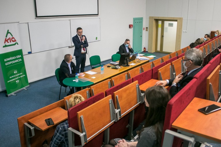 Opłata deszczowa do poprawy. Magistrat potkał się z przedsiębiorcami