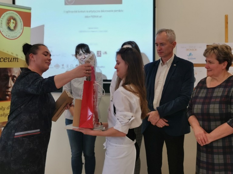 Artystyczne pierniki młodych. „Dekor-Piernik-Art” po raz drugi w Żychlinie