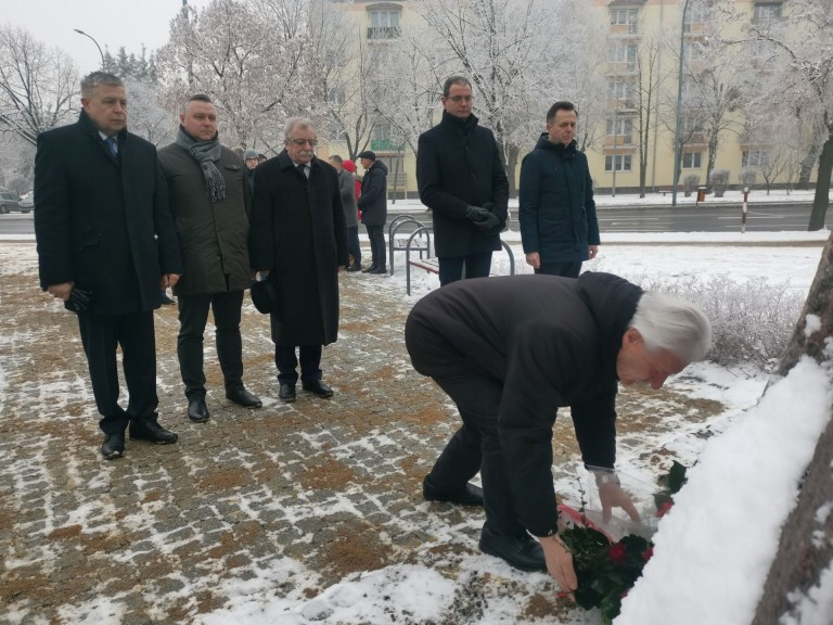 „Niech ta pamięć będzie przestrogą”. 40 lat temu wprowadzono stan wojenny