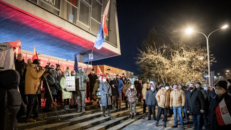 W Koninie nie składają szabli w obronie wolnych mediów