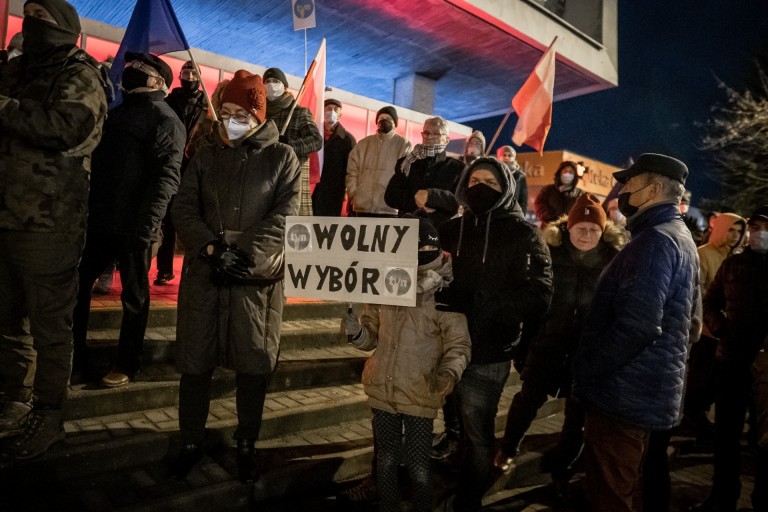 W Koninie nie składają szabli w obronie wolnych mediów