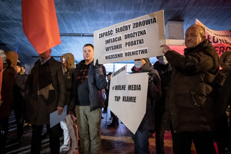 W Koninie nie składają szabli w obronie wolnych mediów