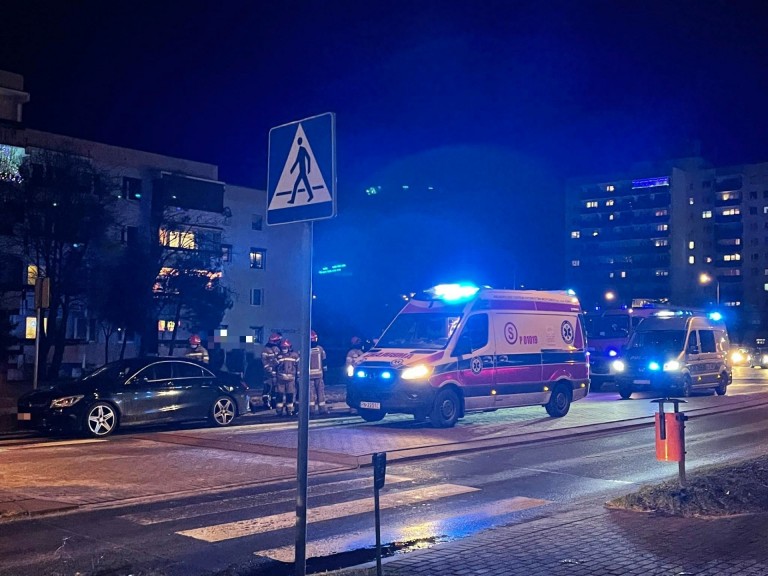 Wypadek na Zatorzu. Poszkodowane dwie osoby, w tym dziecko